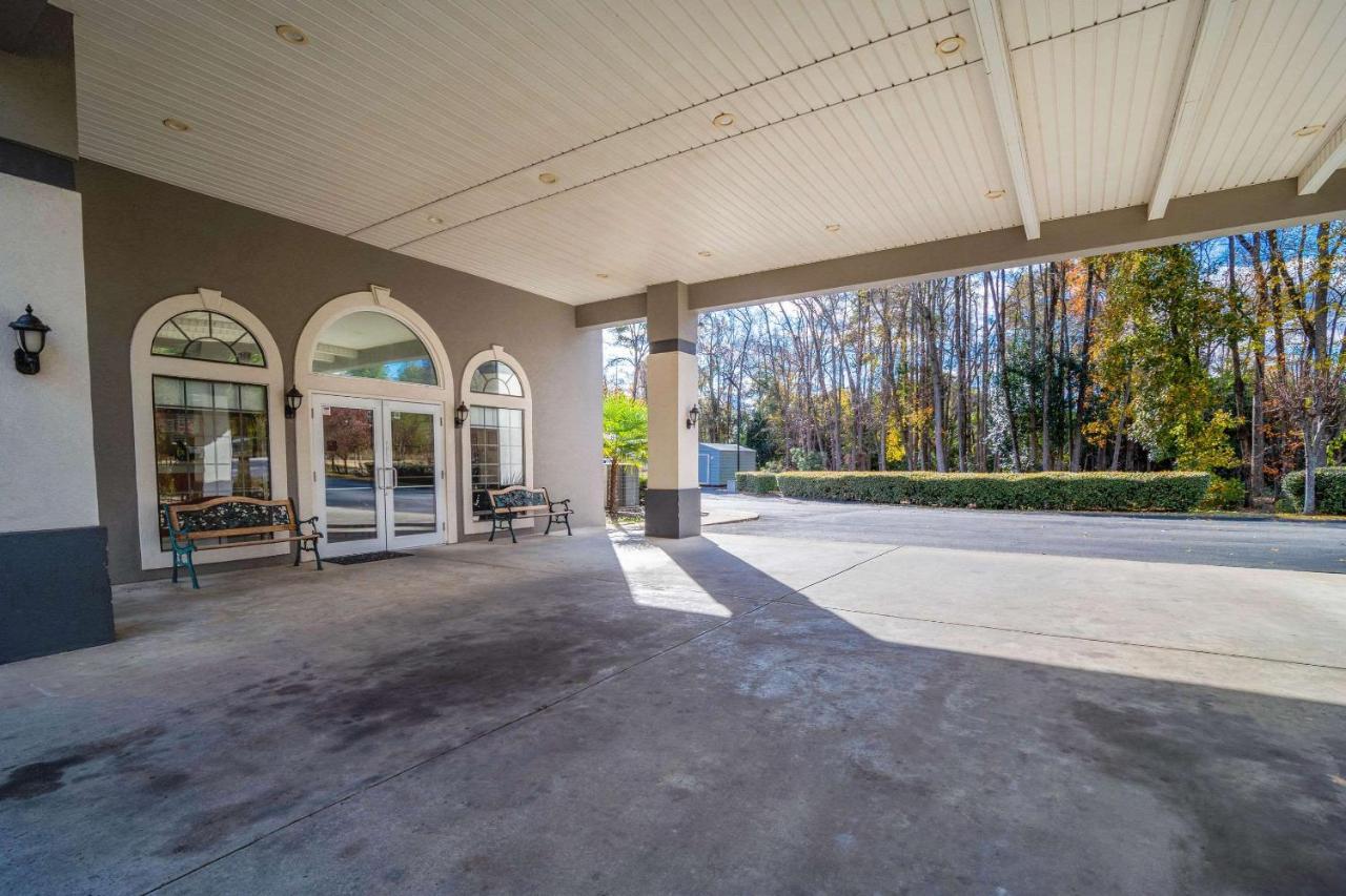 Hotel Econo & I-26 Airport 2*