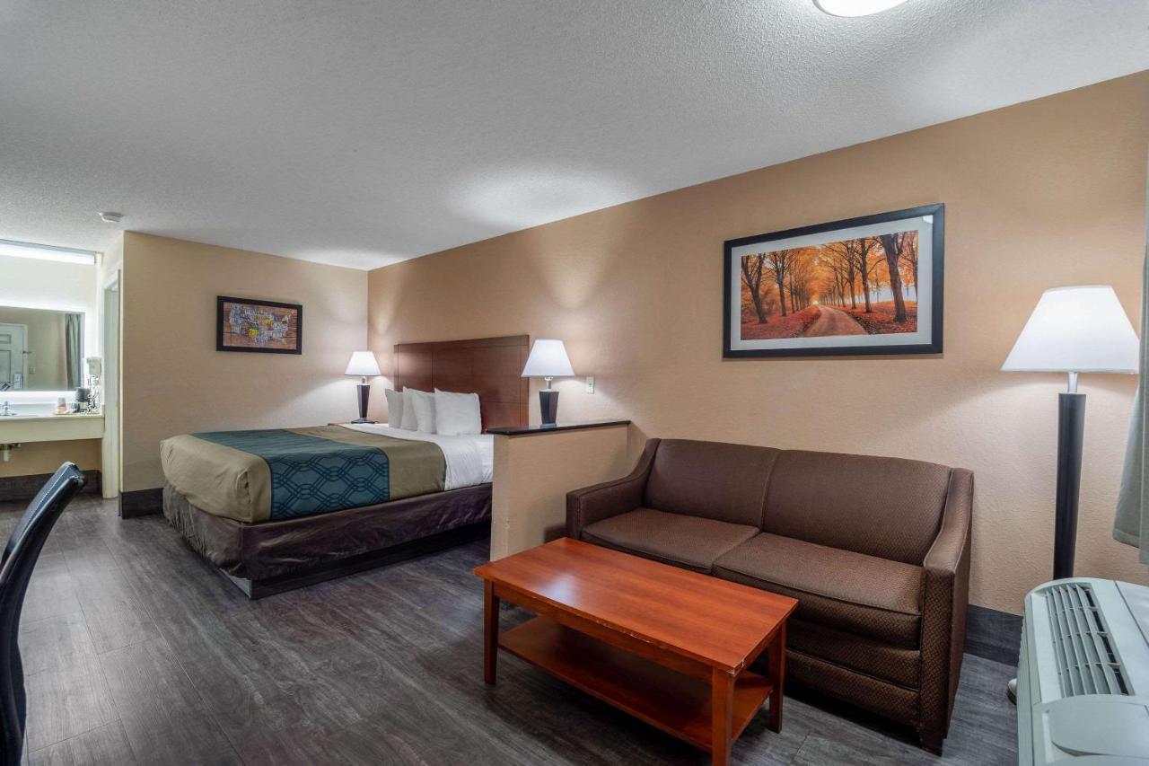 Econo & I-26 Airport Hotel 2*